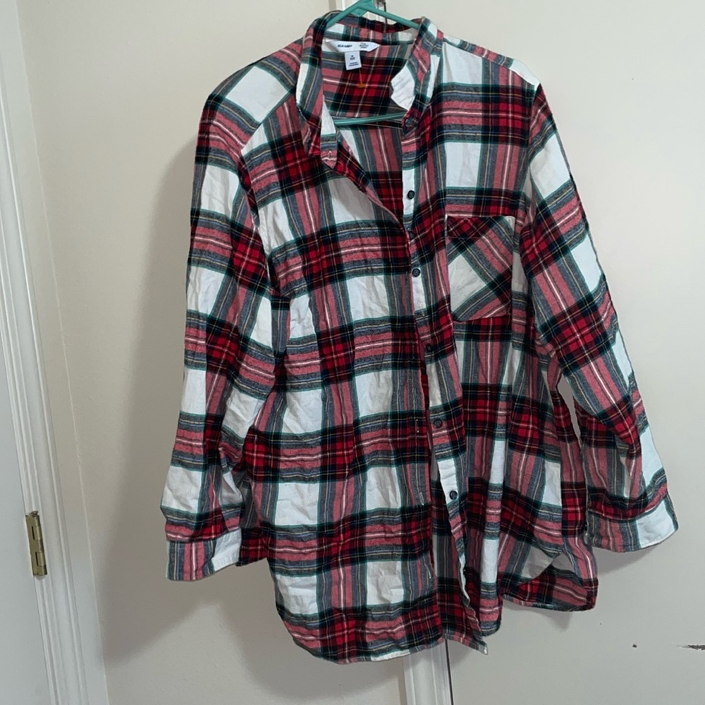 Old Navy, red and black plaid button-down long sleeve flannel shirt it is a 3X
